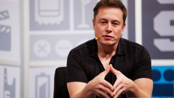 Маск намекнул на слияние Tesla и SpaceX на презентации Roadster